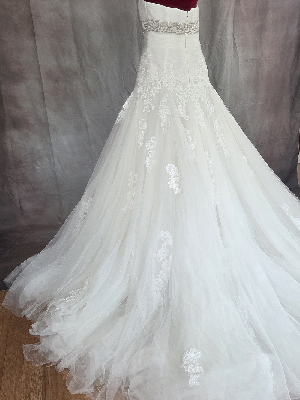 Blue By Enzoani Wedding Dress Size 12 - Picture 13 of 16